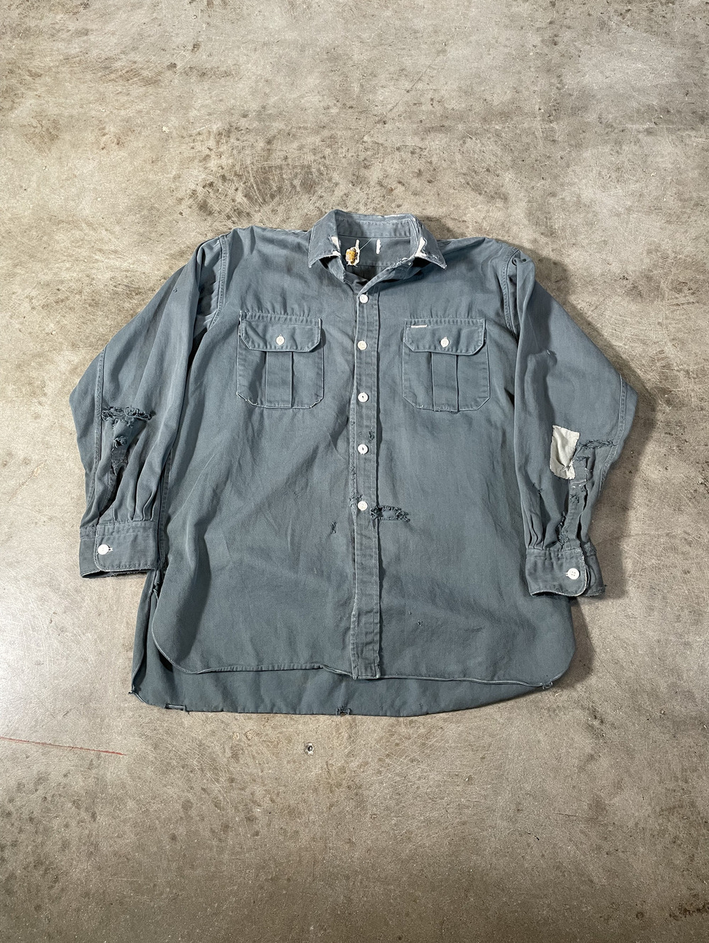 Vintage 50s Faded Repaired Button Up L 22x28
